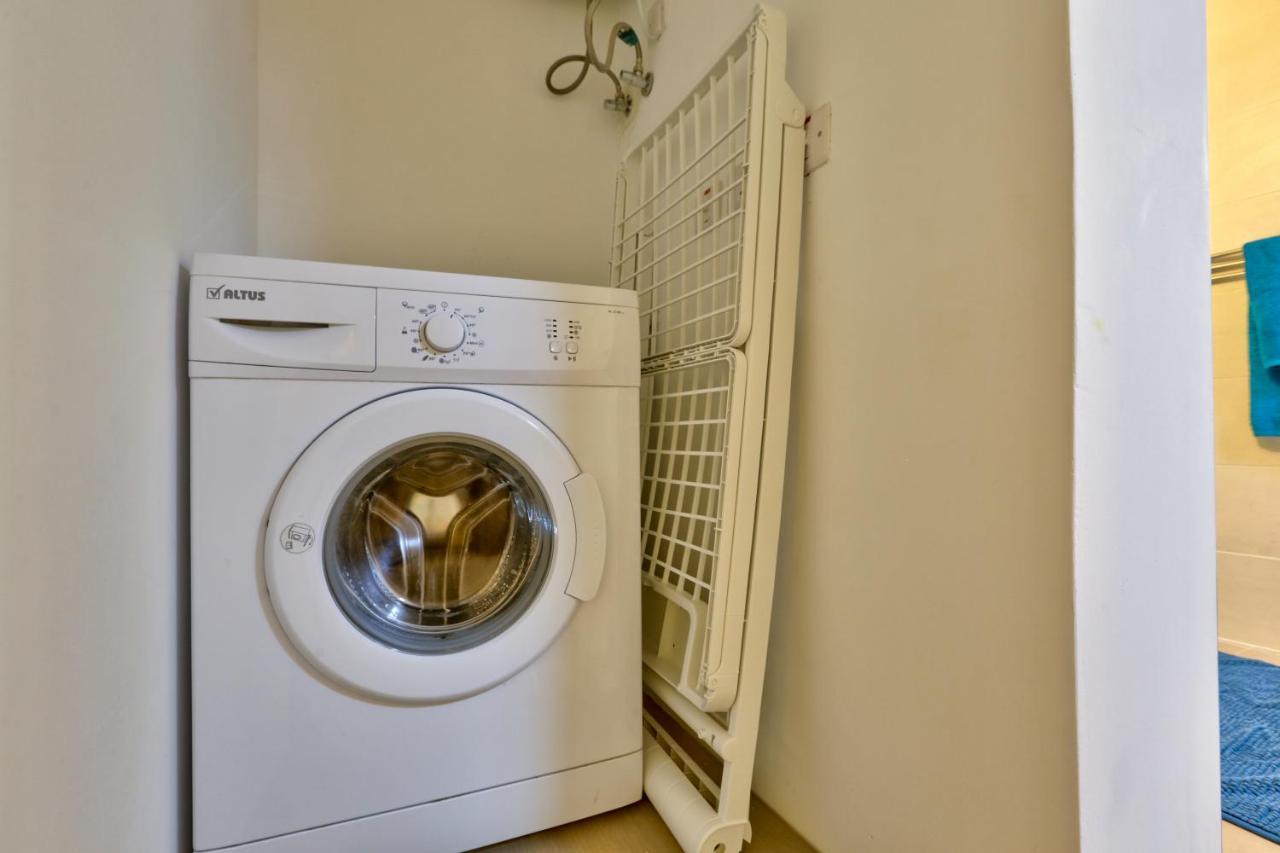 Charming Valletta 1 Bedroom Apartment Off Republic Street Sleeps 4 Exteriör bild